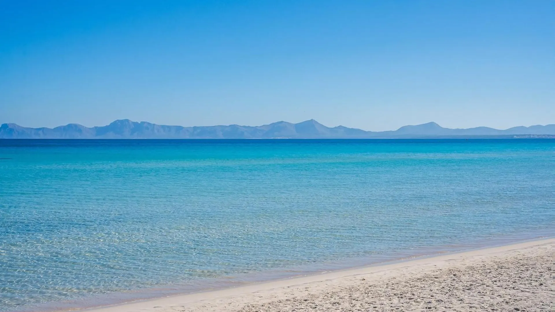 Retreat Near Playa De Alcudia Vila